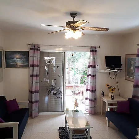 Pervolia Holidays בית נופש Kiti